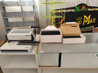 Encuadernadora y canutillos