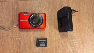 Samsung ES73 Cámara Digital Roja 12.2 MP