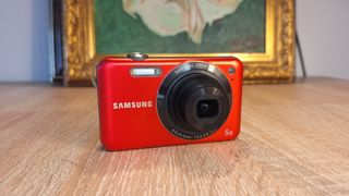 Samsung ES73 Cámara Digital Roja 12.2 MP
