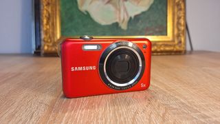 Samsung ES73 Cámara Digital Roja 12.2 MP