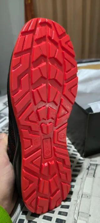 Botas de trabajo Calima negras y rojas