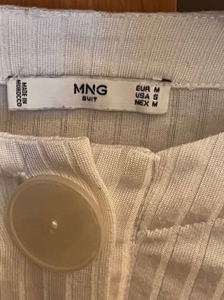 Blusa canalé blanca botones grandes