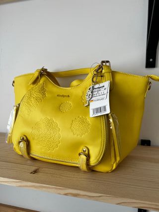 Bolso marca Desigual Amarillo