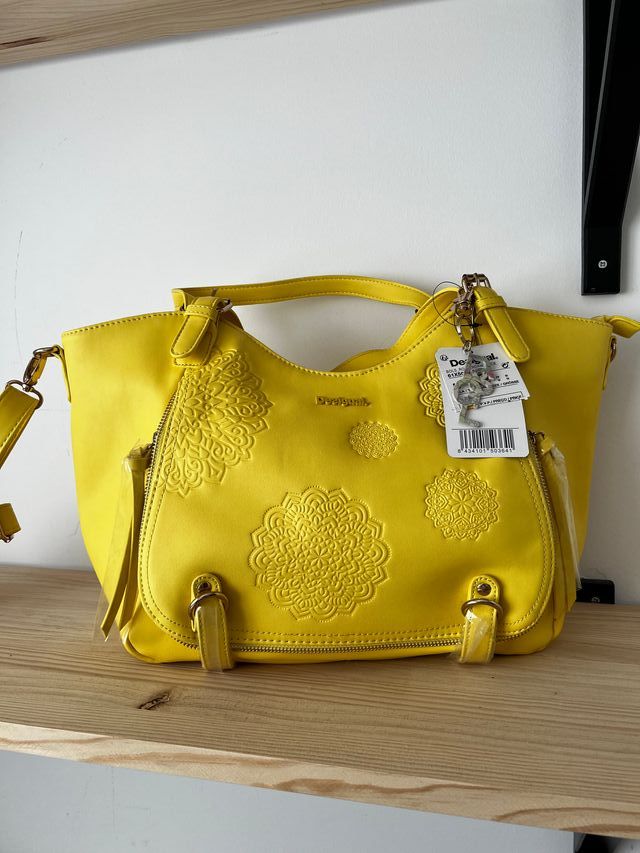 Bolso marca Desigual Amarillo