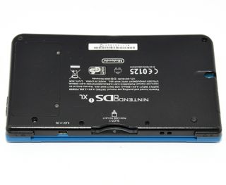 Nintendo DSi XL Azul