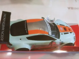 Coche Scalextric Aston Martin Vantage GT3.