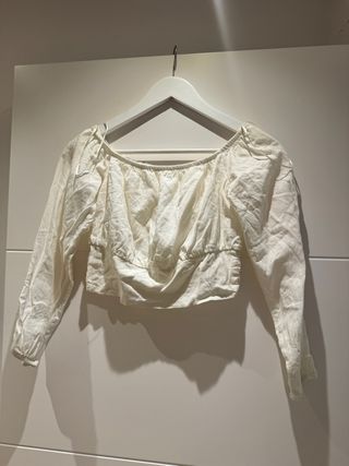 Blusa blanca manga larga crop top