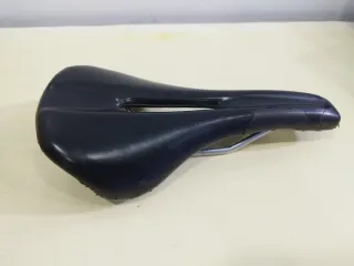 Sillín de bicicleta negro