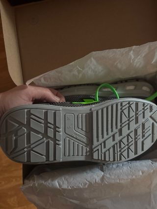 Zapatos de seguridad U-Power grises y verdes