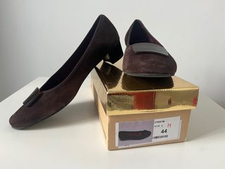 Zapatos de tacón marrones talla 44