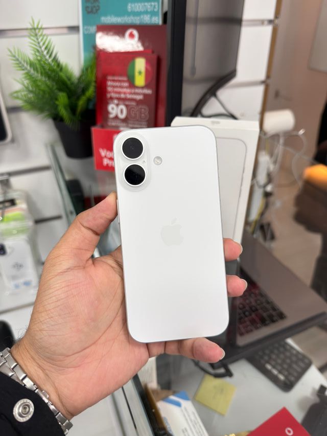 iPhone 16 128GB Bianco 99% Batteria