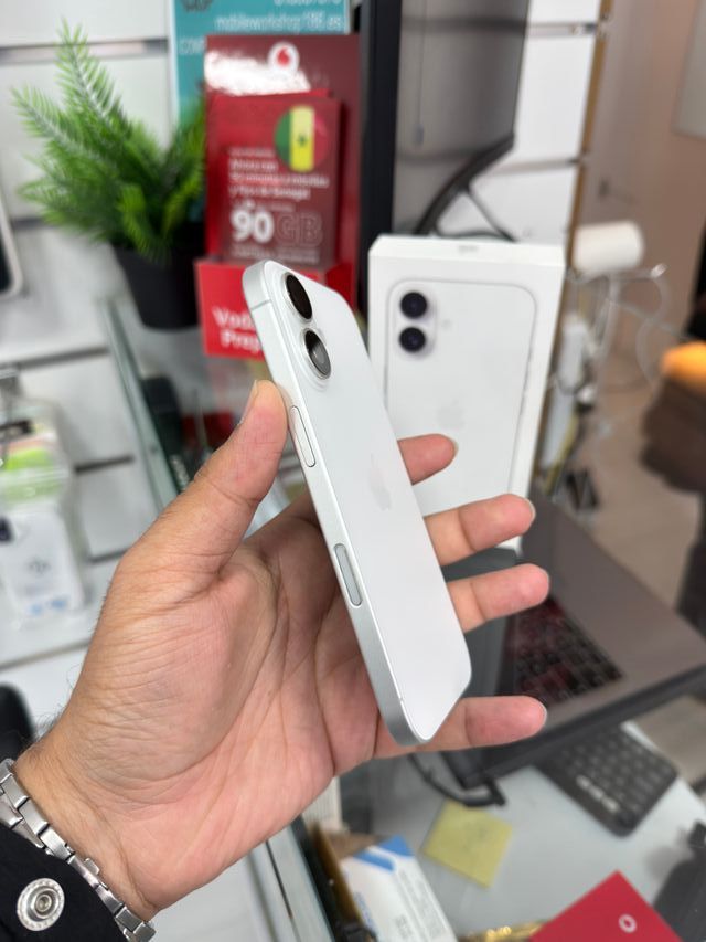 iPhone 16 128GB Bianco 99% Batteria