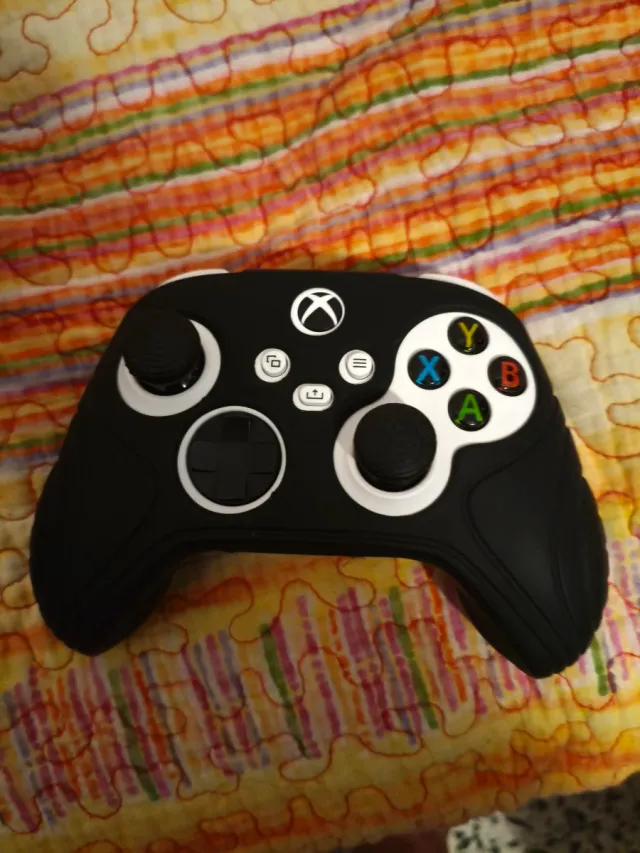 Xbox Series S Bianca, controller, cuffie, scheda
