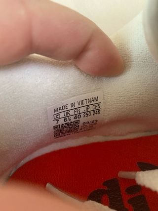 Zapatillas Adidas Blancas y Rojas