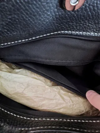 Borsa in vera pelle nera nuova con cartellino