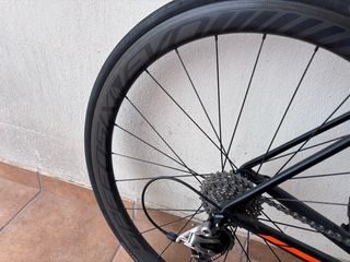 Bicicleta Scott Addict Negra/Naranja