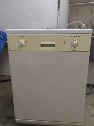 Lavavajillas AEG en perfectas condiciones
