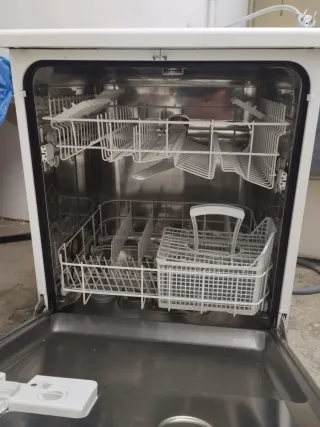 Lavavajillas AEG en perfectas condiciones