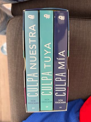 Puntas de caja un poco mal pero libros nuevos