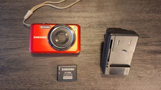 Cámara Digital Samsung ES73 Roja 12.2 MP