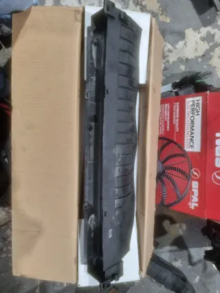 E46 M3 Oil Cooler Shroud BMW (17-21-2-229-744)