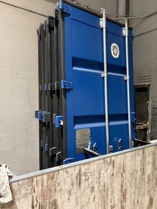 Puertas Contenedor Marítimo con Barras