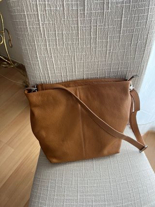 Bolso de piel marrón