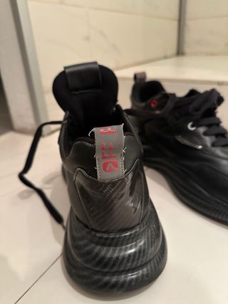 Scarpe nere da uomo / unisex