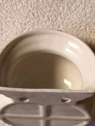 ANTIGUO MACETERO DE PARED PORCELANA DECORADA FLORE