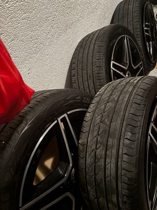 Llantas con neumáticos Mercedes Clase A AMG