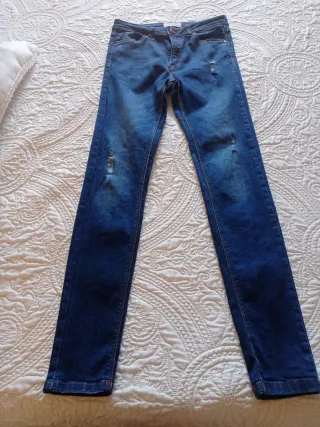 Pantalón vaquero T-36 desgastado