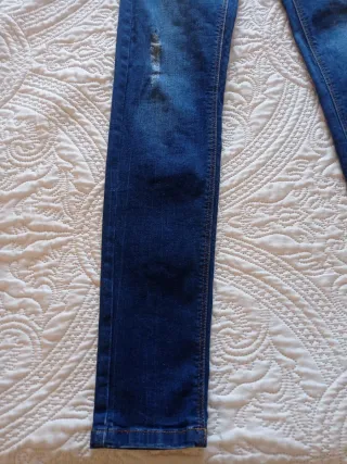 Pantalón vaquero T-36 desgastado