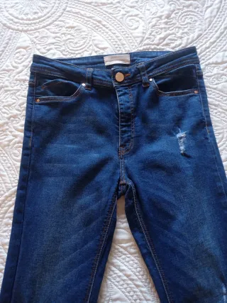 Pantalón vaquero T-36 desgastado