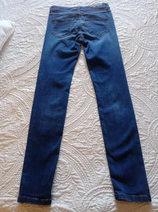 Pantalón vaquero T-36 desgastado