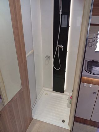 Autocaravana challenger. Perfilada 4 plazas