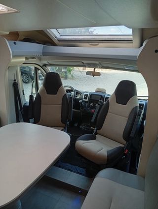 Autocaravana challenger. Perfilada 4 plazas