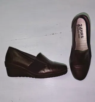 Zapatos de piel 24HRS cuña sin cordones