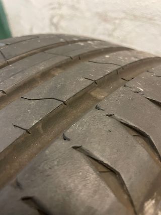 Neumático 225/40/18 92Y