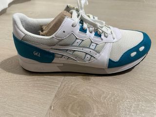 Zapatillas Asics Blancas y Turquesa