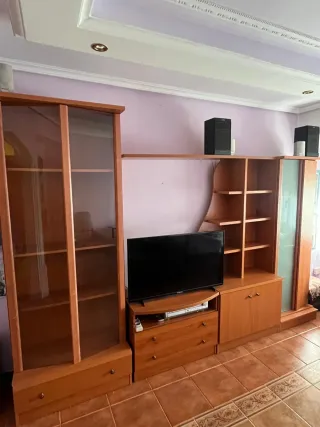 Mueble de comedor madera y cristal