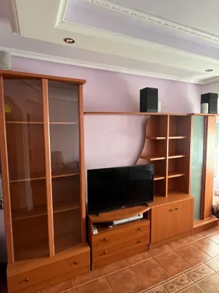 Mueble de comedor madera y cristal