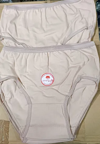 Bragas de señora  (Beige y Blanco) 4 bragas 5€