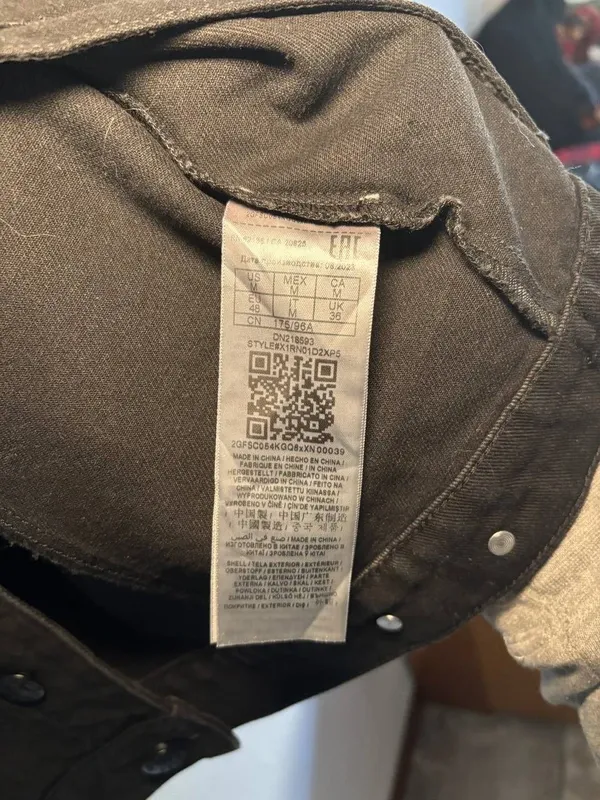 Giacca denim nera Guess con cappuccio M