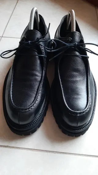 Scarpe allacciate da uomo numero 40 perfette