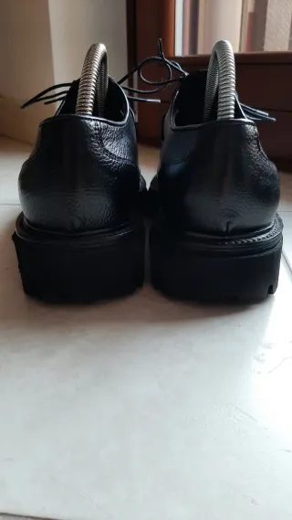 Scarpe allacciate da uomo numero 40 perfette