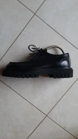 Scarpe allacciate da uomo numero 40 perfette