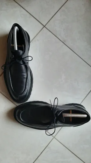 Scarpe allacciate da uomo numero 40 perfette