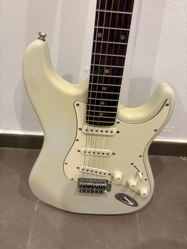 Guitarra Eléctrica Stratocaster Blanca
