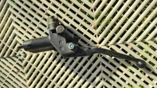 Bomba Freno y Maneta AJP