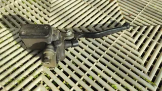 Bomba Freno y Maneta AJP